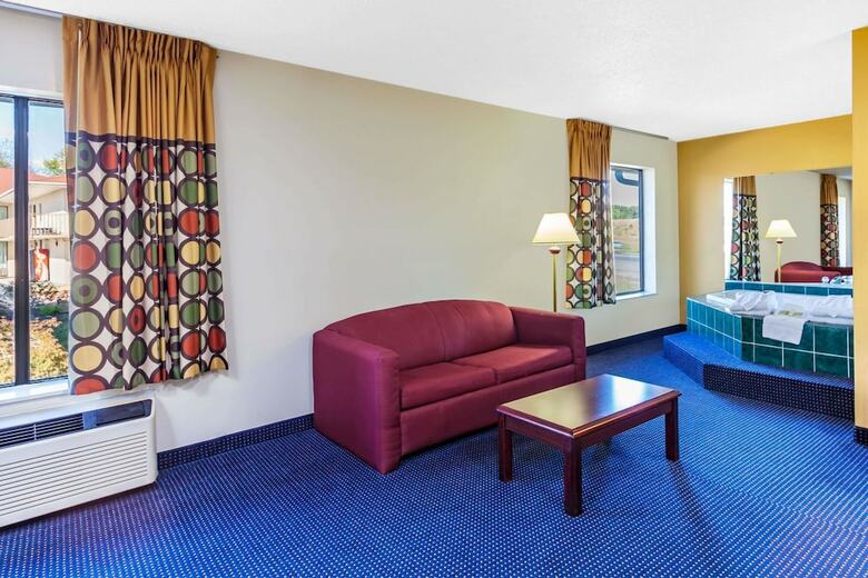 Hotel Super 8 By Wyndham Morristown/south