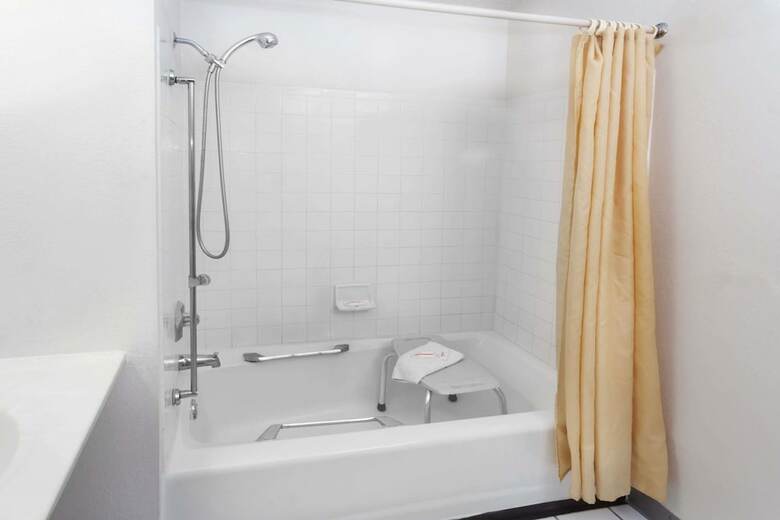 Hotel Super 8 By Wyndham Merrillville