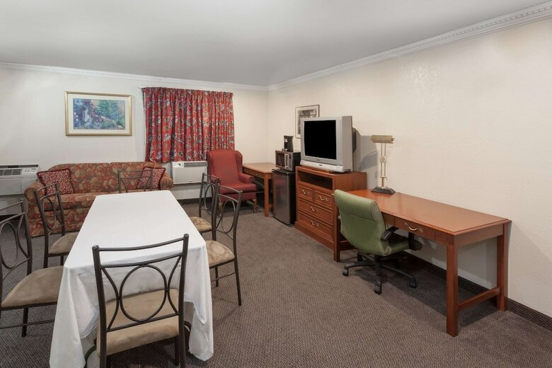 Hotel Super 8 By Wyndham Merrillville