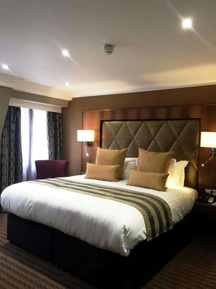 Donnington Manor Hotel
