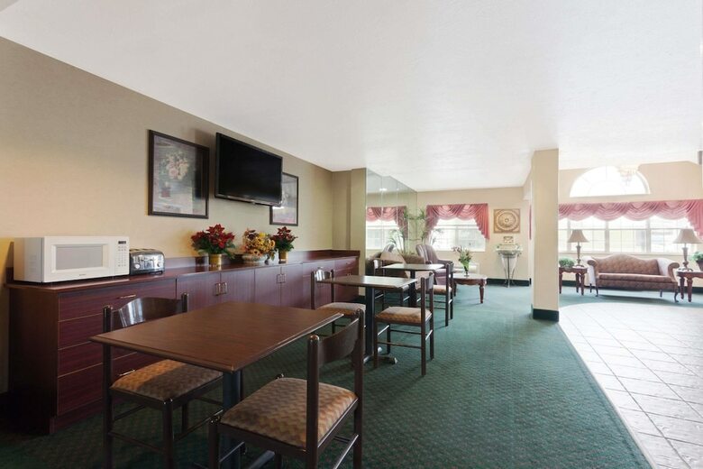 Hotel Microtel Inn & Suites By Wyndham Brandon