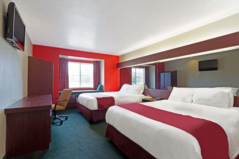 Hotel Microtel Inn & Suites By Wyndham Brandon