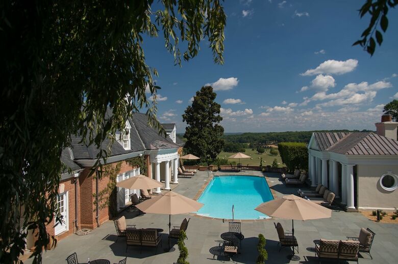 Hotel Albemarle Estate At Trump Winery