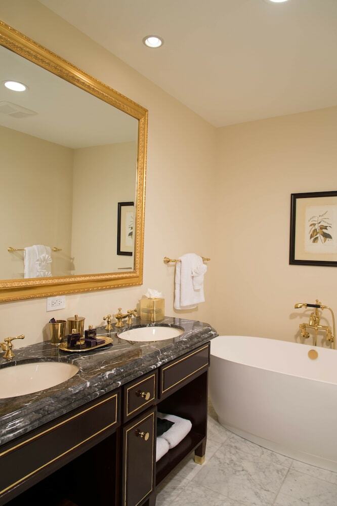 Hotel Albemarle Estate At Trump Winery