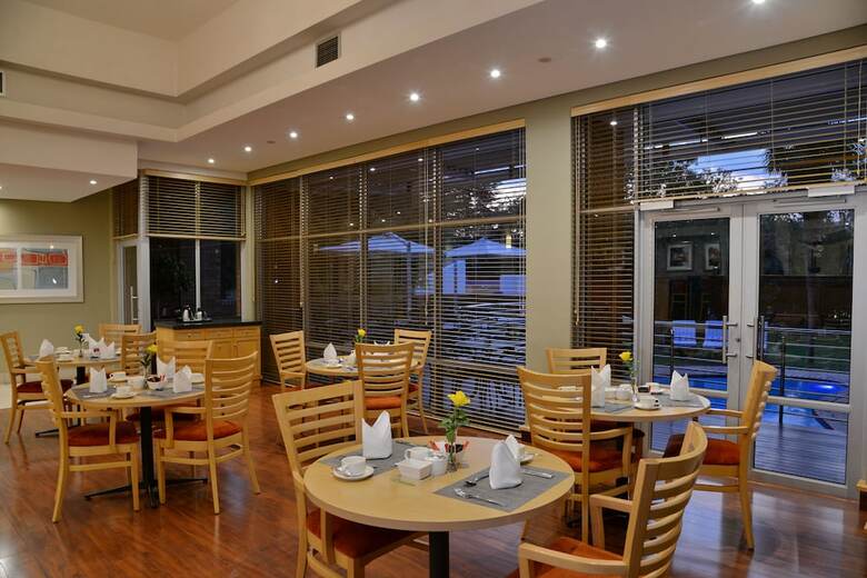 Hotel Town Lodge Sandton, Grayston Drive