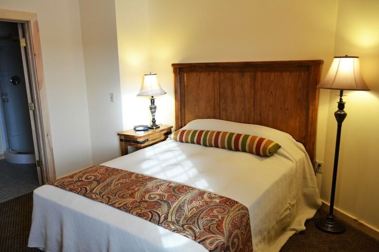 Hotel Stafford's Crooked River Lodge & Suites