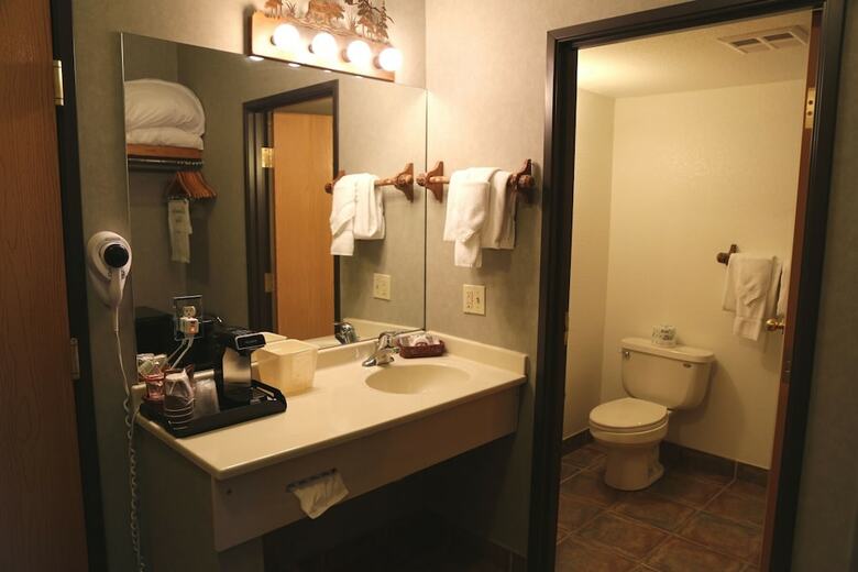 Hotel Stafford's Crooked River Lodge & Suites