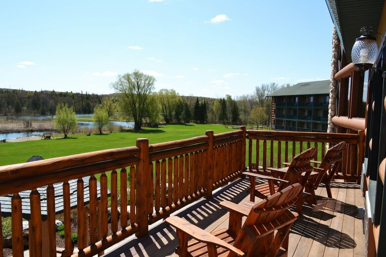 Hotel Stafford's Crooked River Lodge & Suites