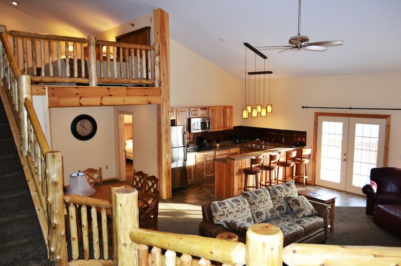 Hotel Stafford's Crooked River Lodge & Suites
