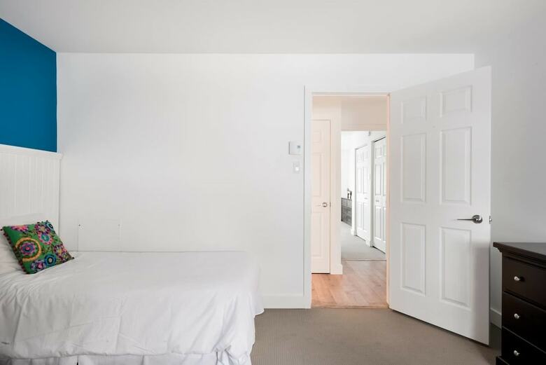 Apartamento Commodious Condominium In Tranquil Lakeside Setting
