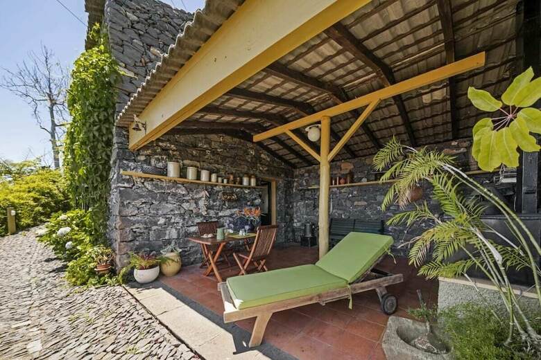 Quinta Dev�nia III - Nogueira By An Island Apart