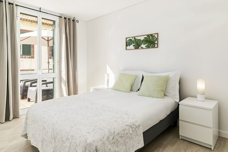 Cal�ada Do Pico I By An Island Apart