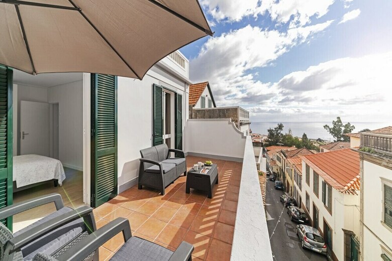 Cal�ada Do Pico I By An Island Apart