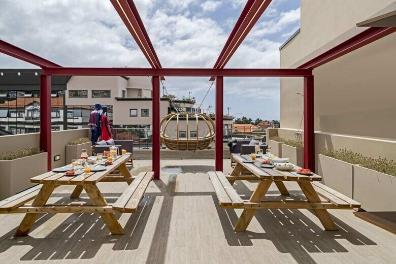 Drapes Design Apartments I By An Island Apart
