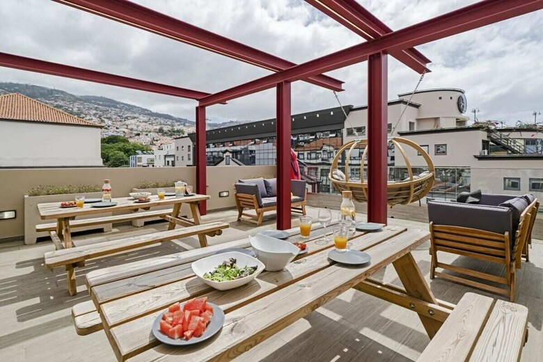 Drapes Design Apartments I By An Island Apart