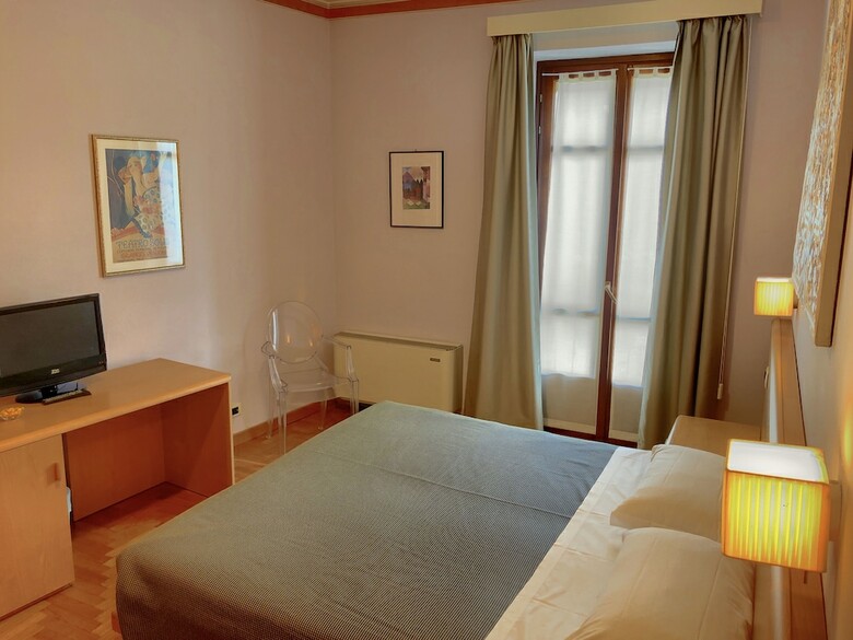 Hotel La Fert� Restaurant And Suites