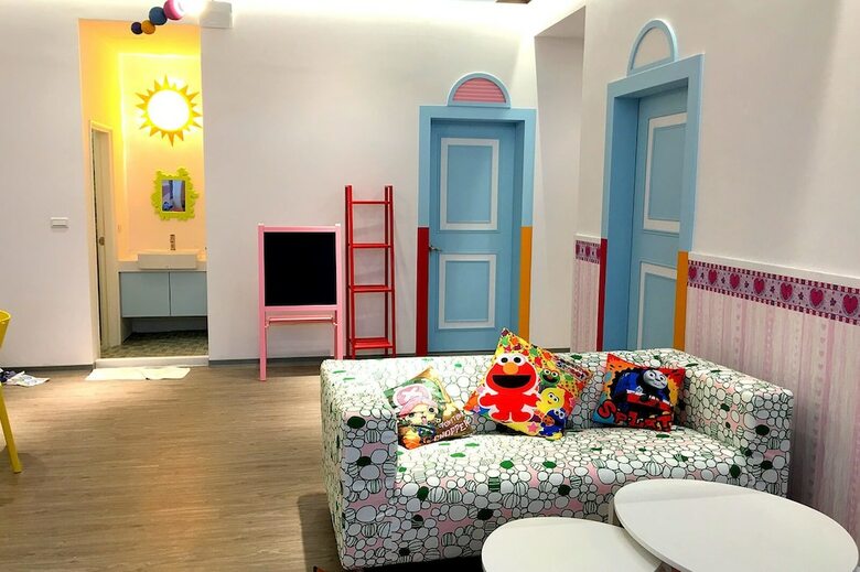 Bed & Breakfast Poetic Castle-family Theme Villa