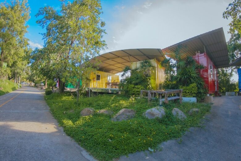 Iron Resort&hotel