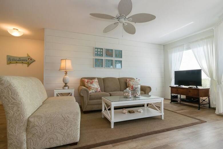 Cove At Sandy Pointe Unit 210