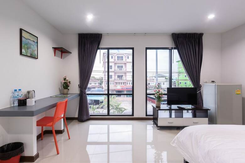 Baan Paknam Hotel