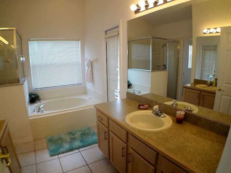 4br 3ba Home In Indian Creek By Cv-2675