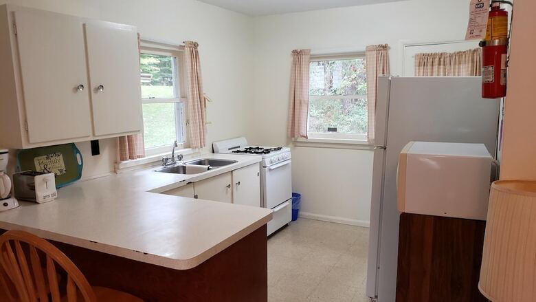 Hotel Miners Bay Lodge