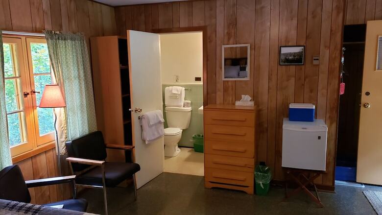 Hotel Miners Bay Lodge