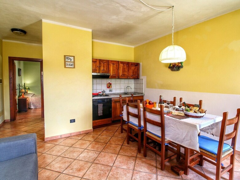 Rustic Apartment In Caprese Michelangelo Near Lake