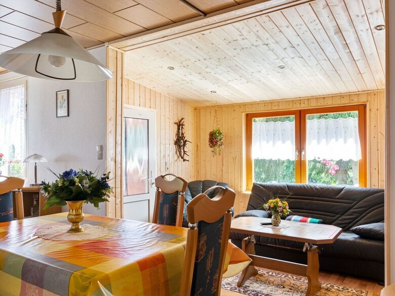 Cosy Holiday Home In Breitenstein With Garden
