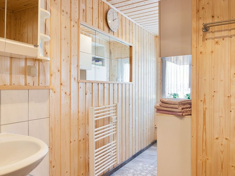 Cosy Holiday Home In Breitenstein With Garden