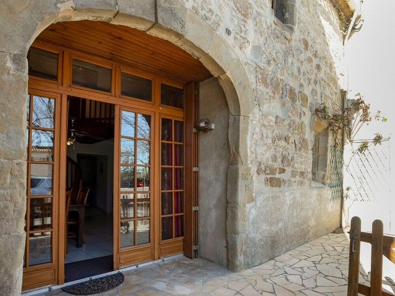 Quiant Holiday Home In Azille With Terrace
