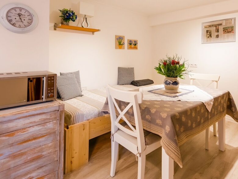 Elegant Apartment In Naumburg With Terrace