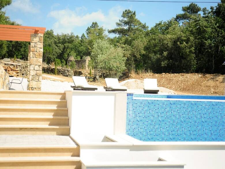 Modern Holiday Home In Lisbon With Swimming Pool