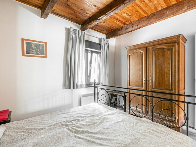 Quiet Holiday Home In Boisset With Swimming Pool