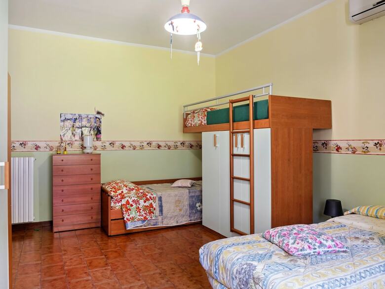 Lovely Apartment In Roccagorga With Garden