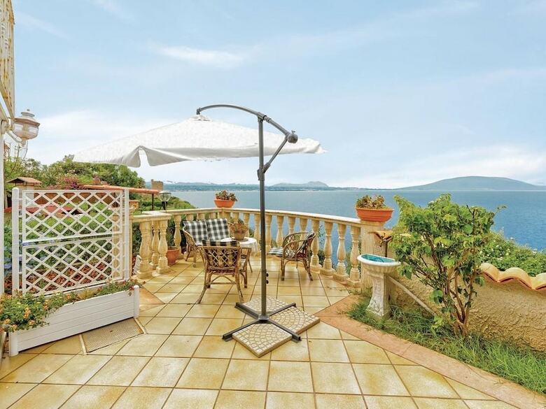 Enticing Villa In Terrasini Near The Sea