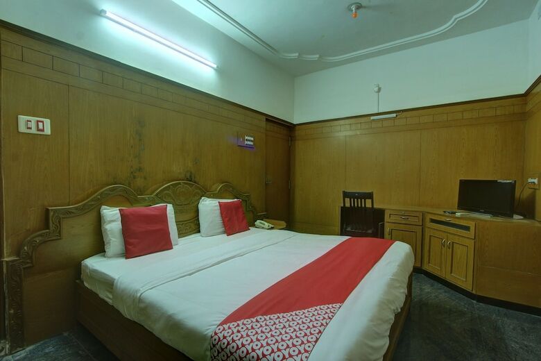 Hotel Oyo 25080 Vivekam Home Stay