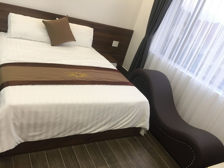 Win Win Hotel