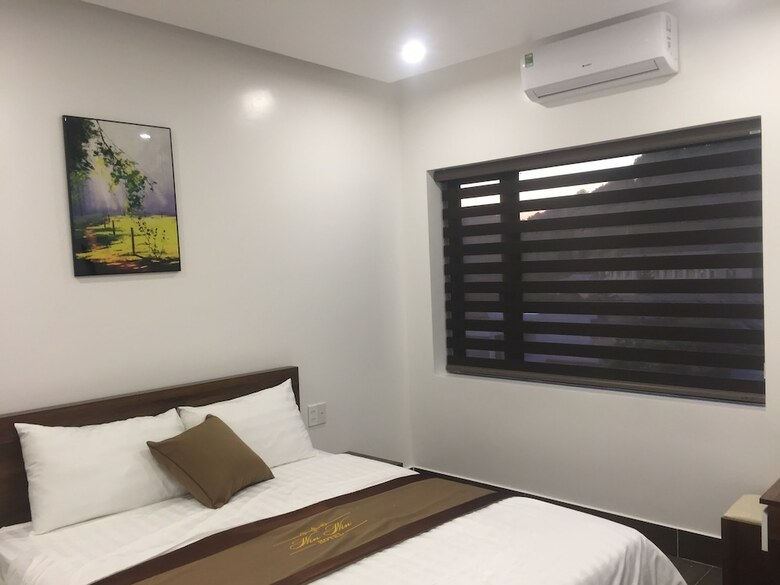 Win Win Hotel