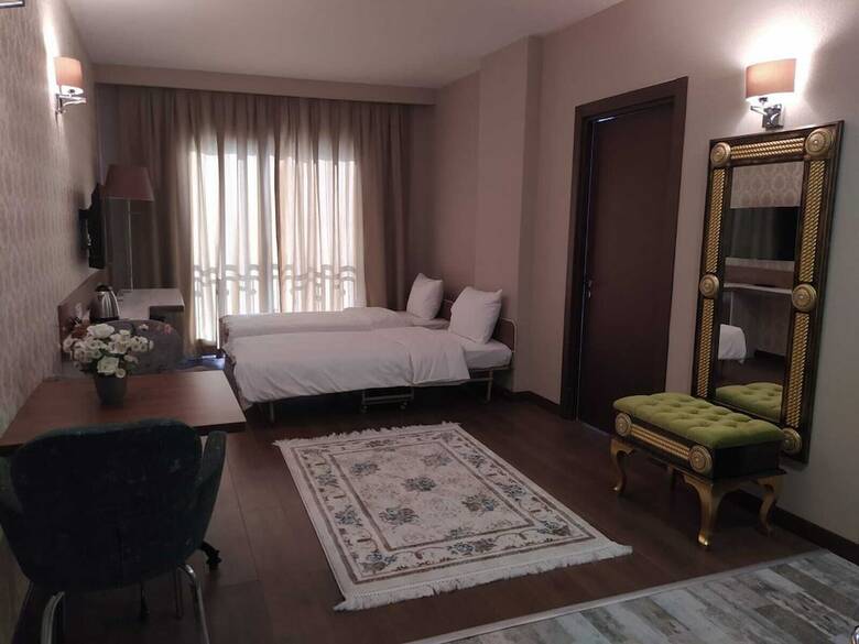 Kanyonvadi Hotel