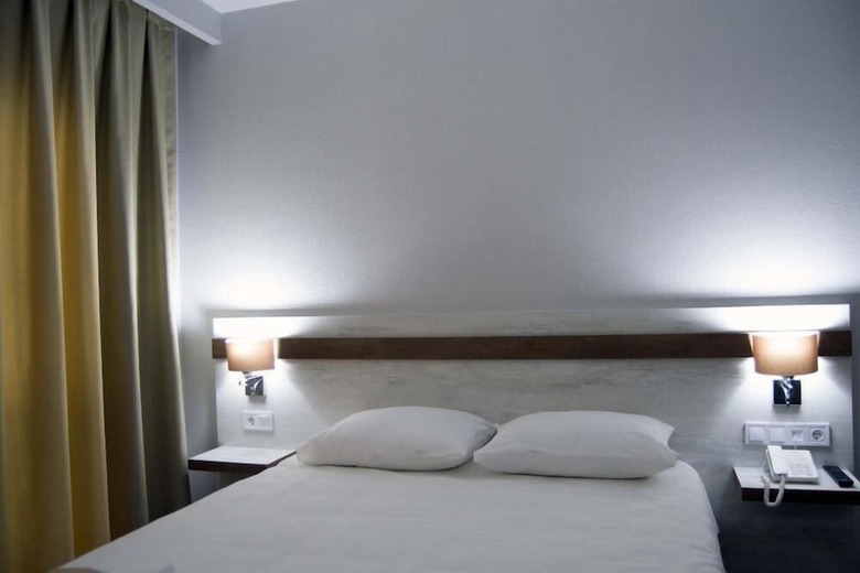 Kanyonvadi Hotel