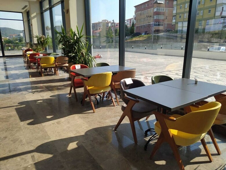 Kanyonvadi Hotel