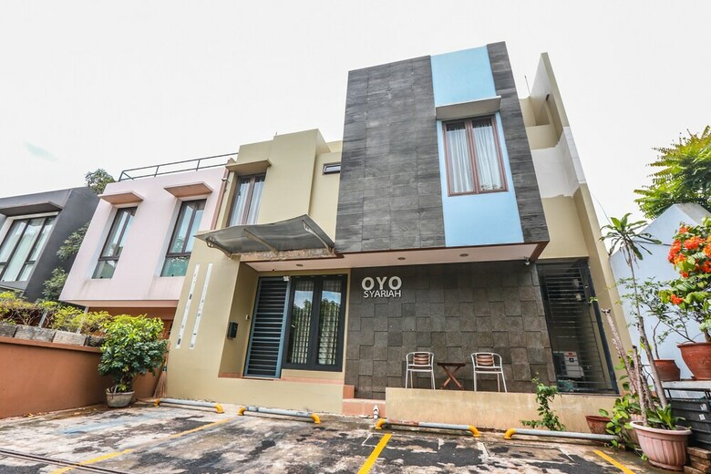 Hostal Oyo 2323 The One Residence Syariah