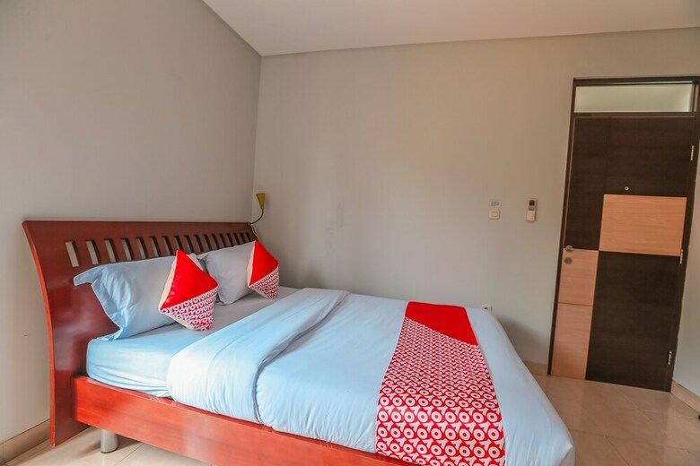 Hostal Oyo 2323 The One Residence Syariah