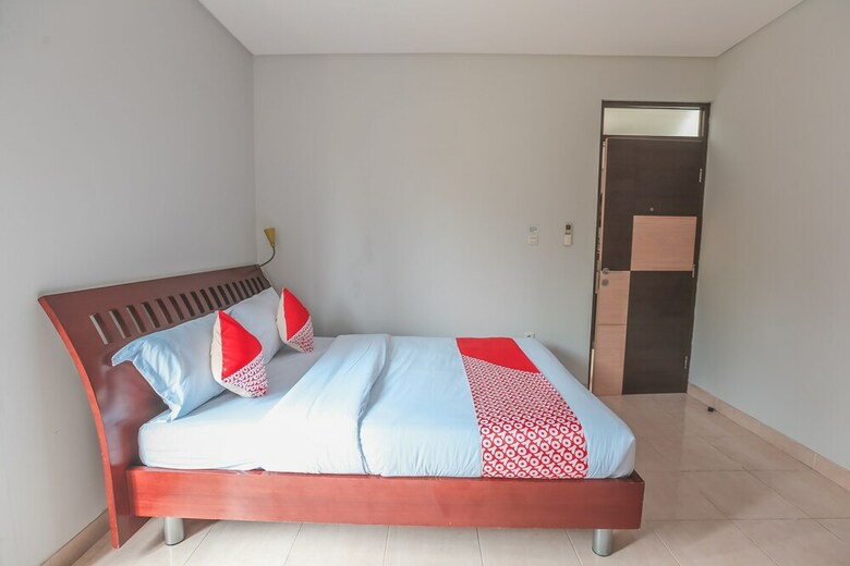 Hostal Oyo 2323 The One Residence Syariah