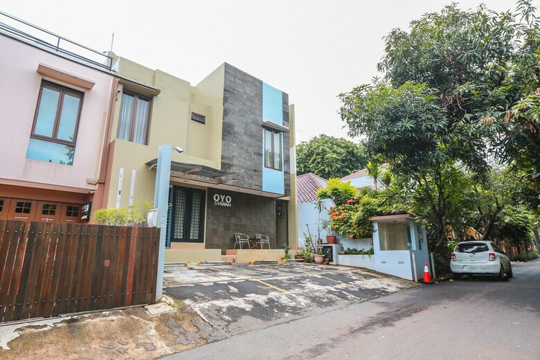 Hostal Oyo 2323 The One Residence Syariah