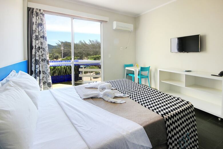 Cris Hotel