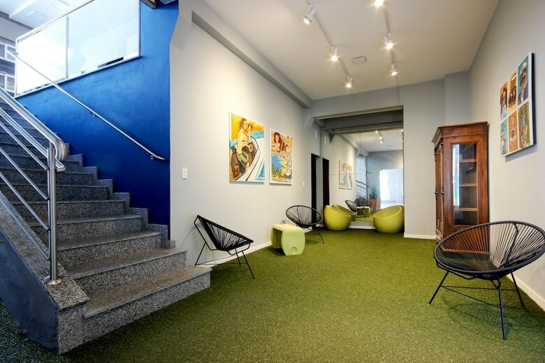 Cris Hotel