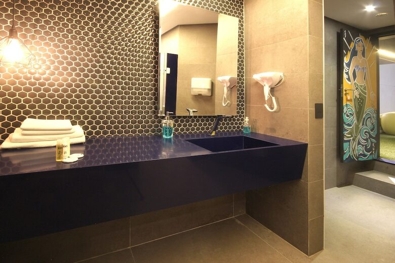Cris Hotel