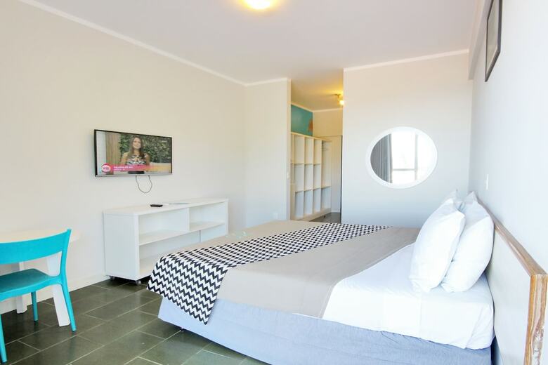 Cris Hotel